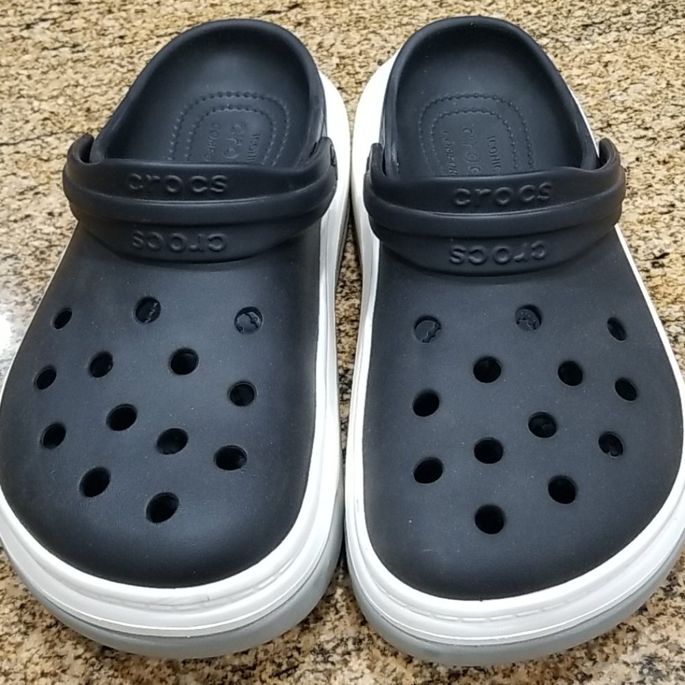 CROCS Full Force Clogs, Like New!